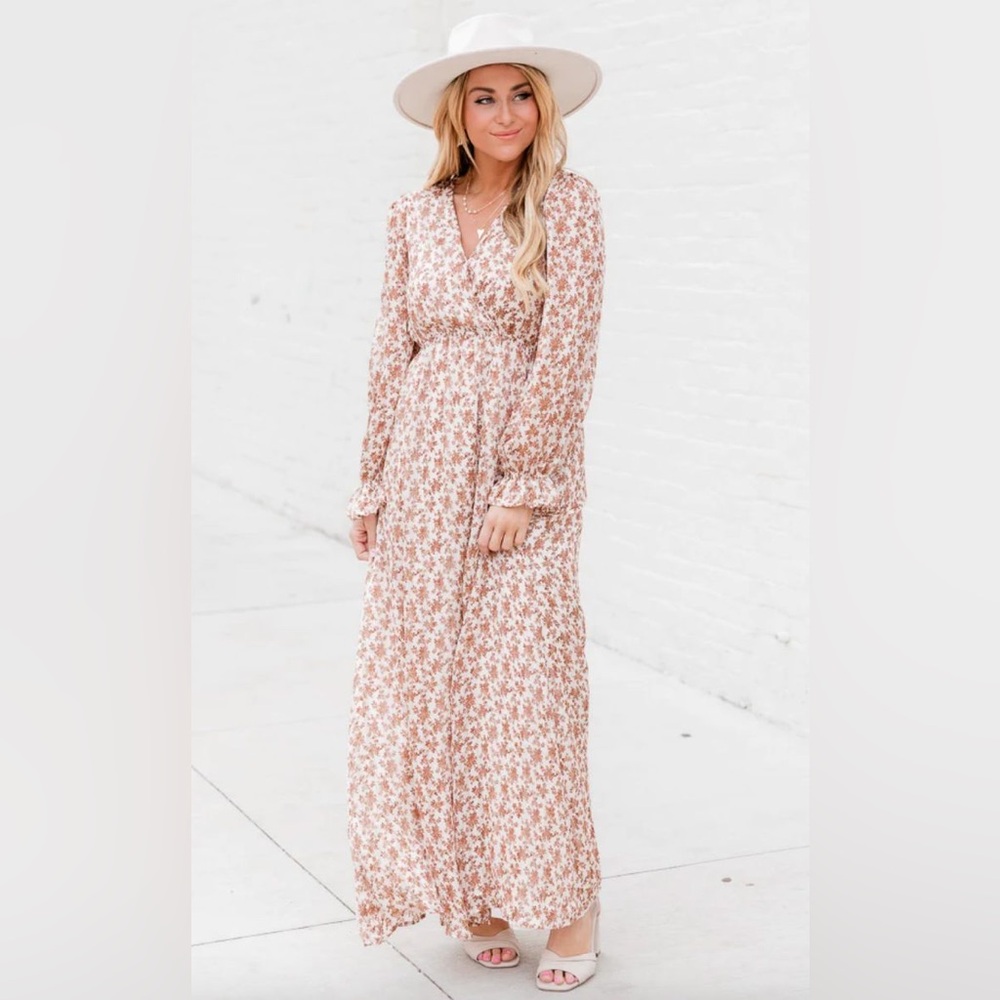 NWOT Floral Long Sleeve Maxi Dress